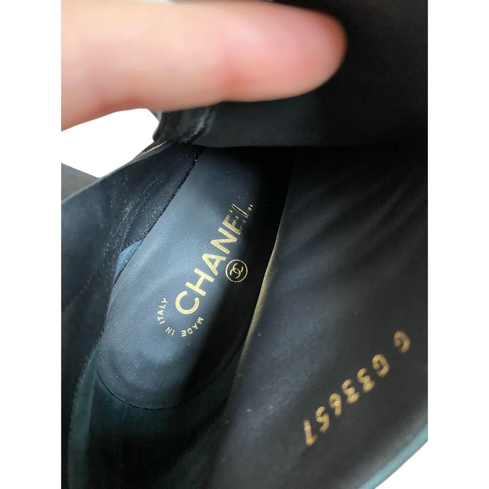 Chanel Black Suede Ankle Boots Quilted Heel CC Gold Cap 39 - Picture 11 of 15